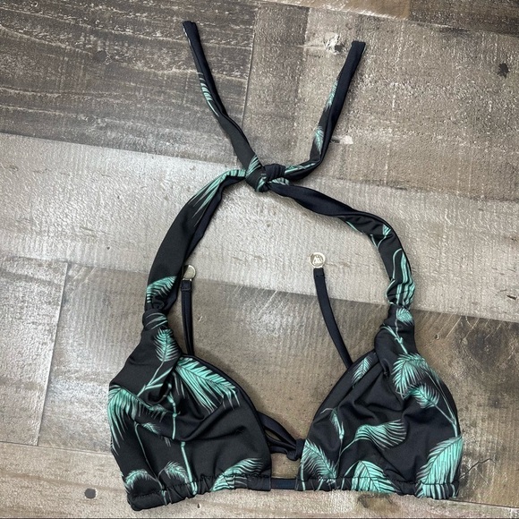 NWT Wildfox Reversible Tropical Print Bikini Top size medium - Picture 1 of 6